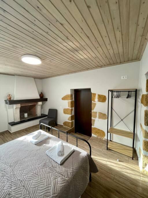 Villa Eftychia Serene Getaway With Hot Tub In A Quiet Location Κίσσαμος Εξωτερικό φωτογραφία