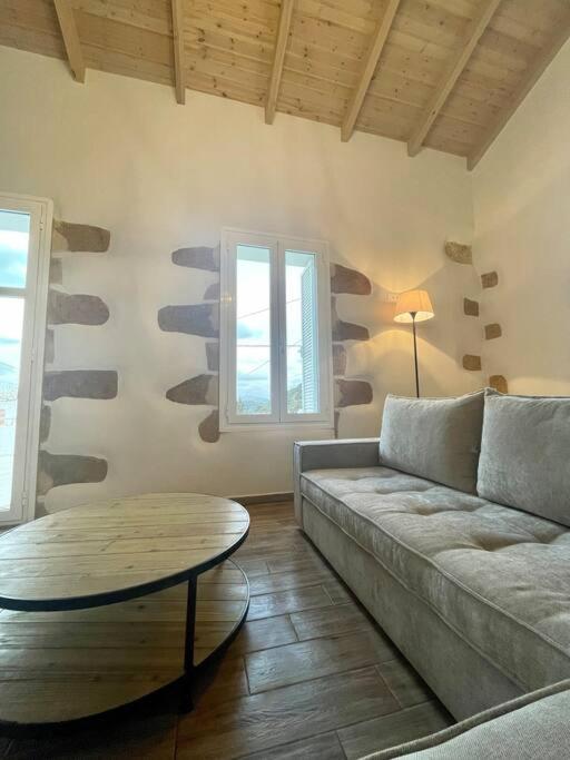 Villa Eftychia Serene Getaway With Hot Tub In A Quiet Location Κίσσαμος Εξωτερικό φωτογραφία