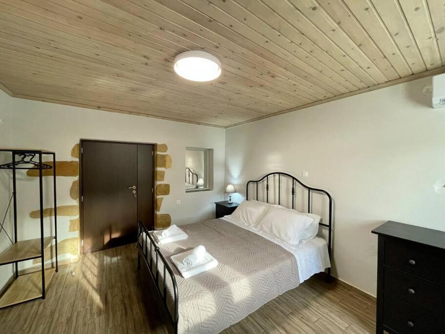 Villa Eftychia Serene Getaway With Hot Tub In A Quiet Location Κίσσαμος Εξωτερικό φωτογραφία