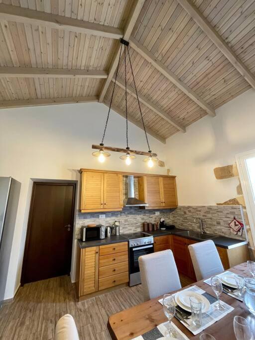 Villa Eftychia Serene Getaway With Hot Tub In A Quiet Location Κίσσαμος Εξωτερικό φωτογραφία