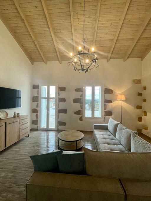 Villa Eftychia Serene Getaway With Hot Tub In A Quiet Location Κίσσαμος Εξωτερικό φωτογραφία