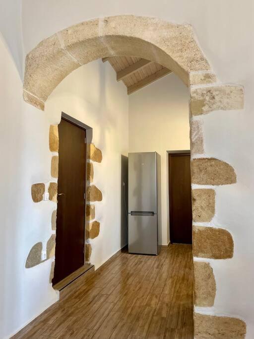 Villa Eftychia Serene Getaway With Hot Tub In A Quiet Location Κίσσαμος Εξωτερικό φωτογραφία
